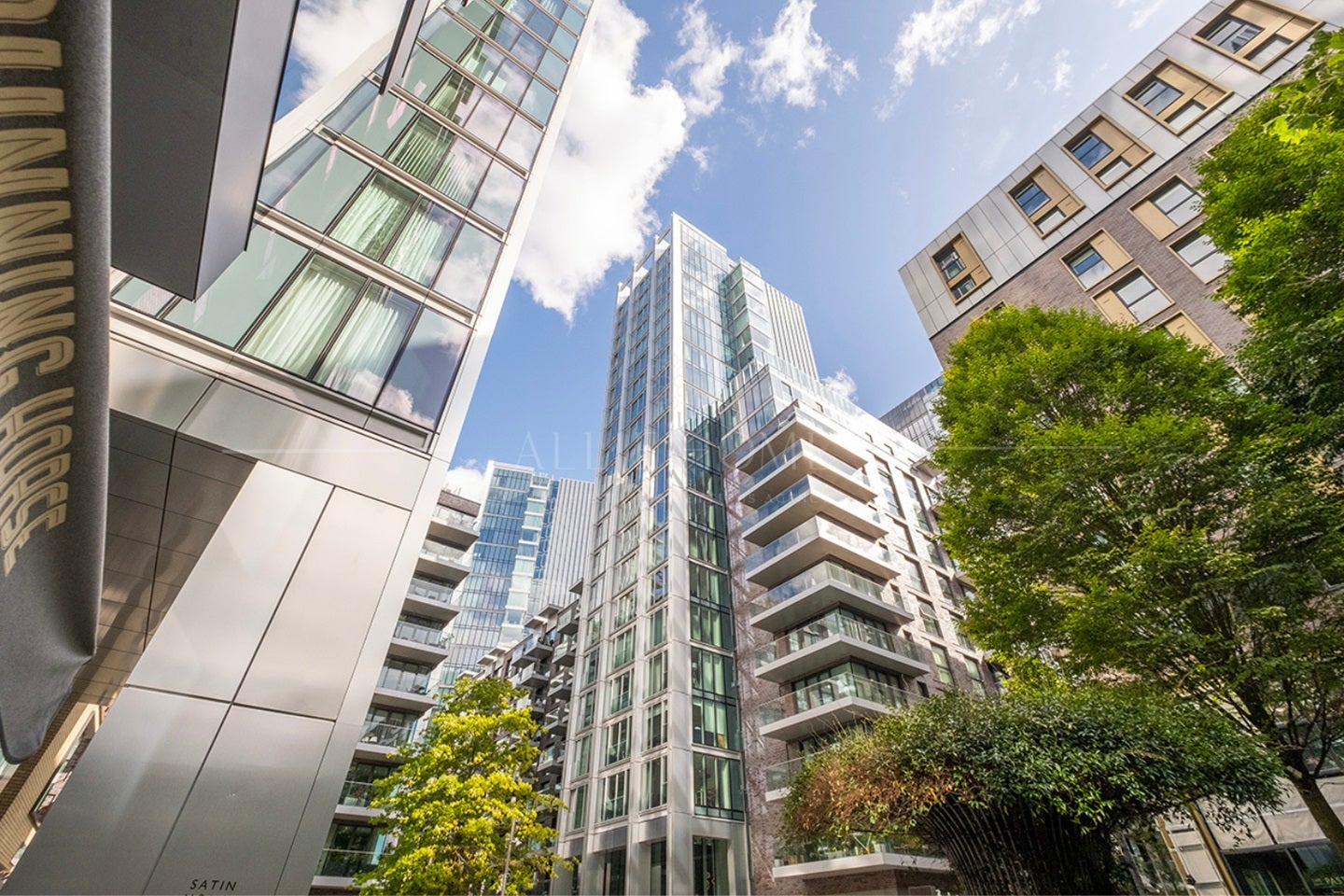 Flat Canter Way in Greater London