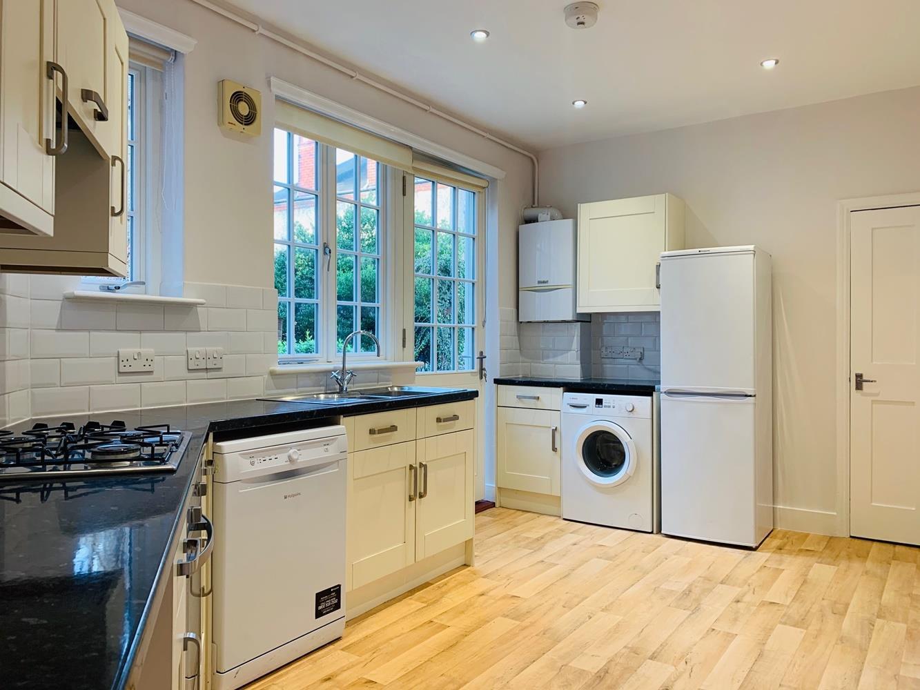 Flat Dekker Road in Greater London