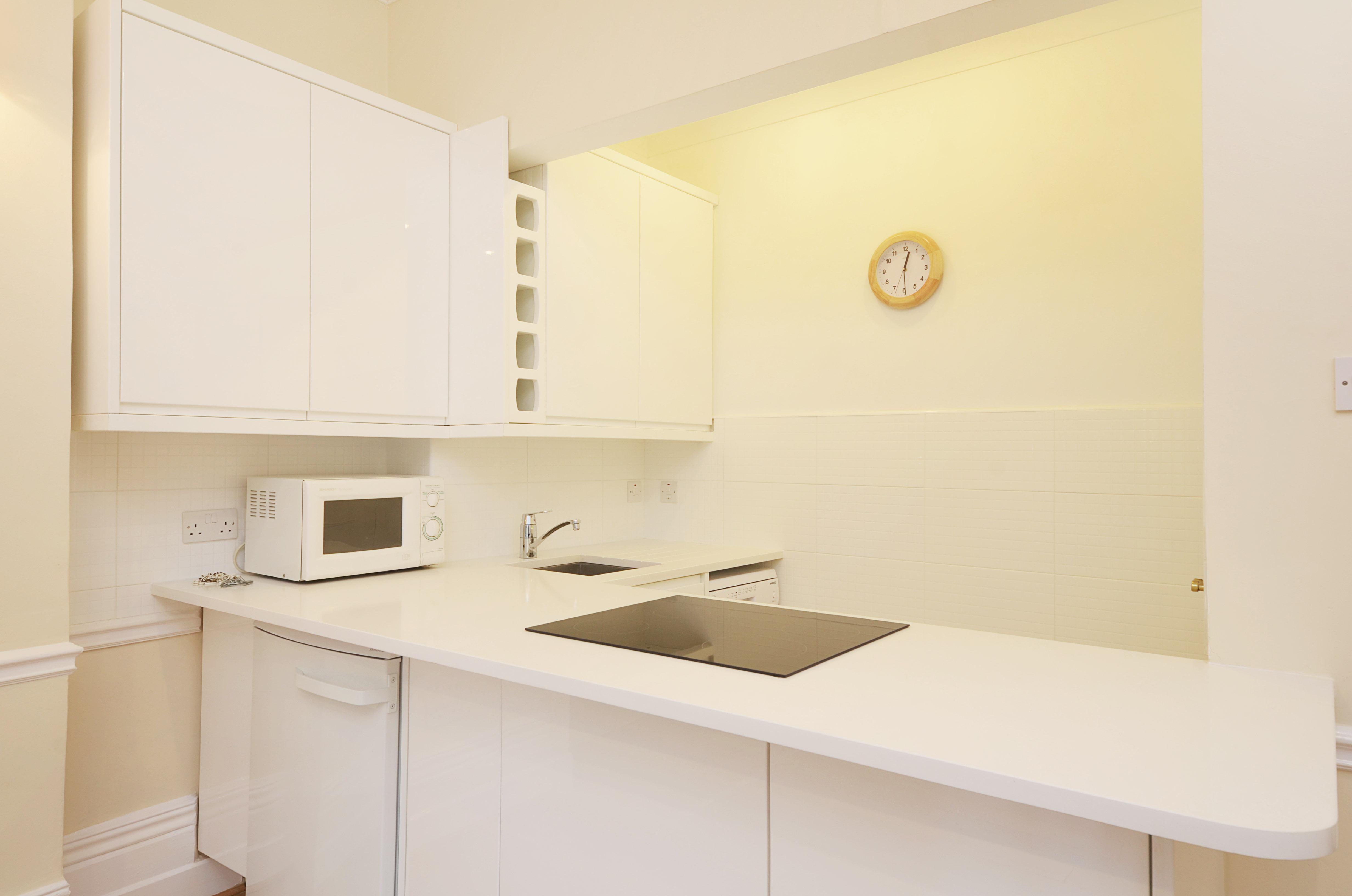 Flat Brompton Square in Greater London