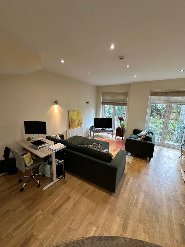 Room Hertford Road in Greater London