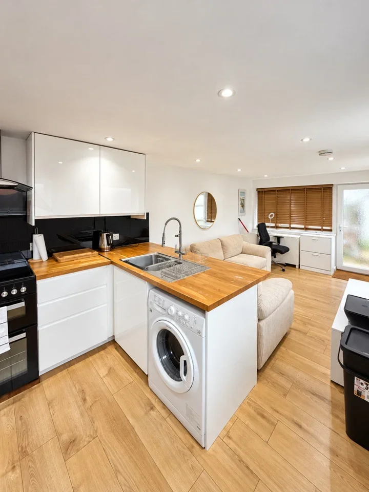 Flat Hatfield Road in St Albans
