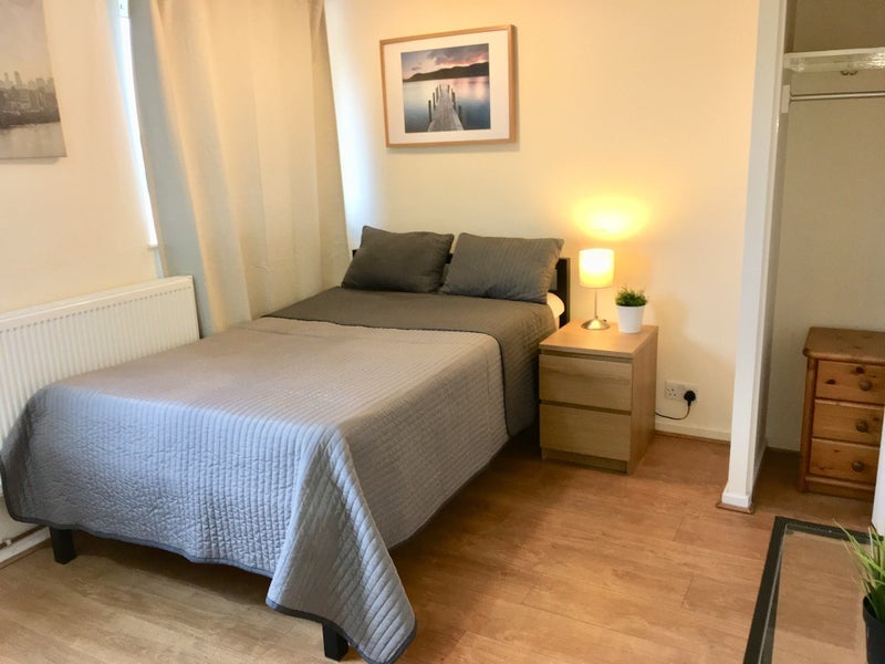 Room Ludovick Walk in Greater London