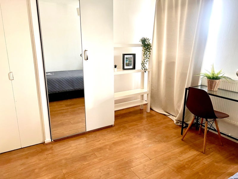 Room Ludovick Walk in Greater London