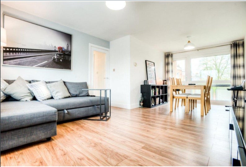 Flat Warwick Place in Royal Leamington Spa