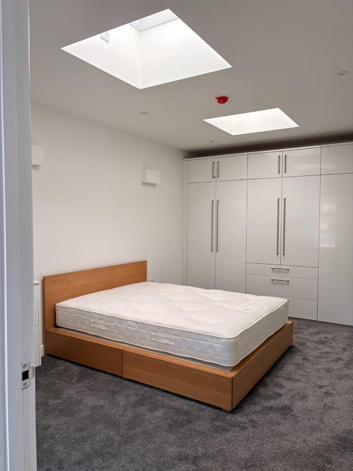 Flat Palmerston Road in Greater London