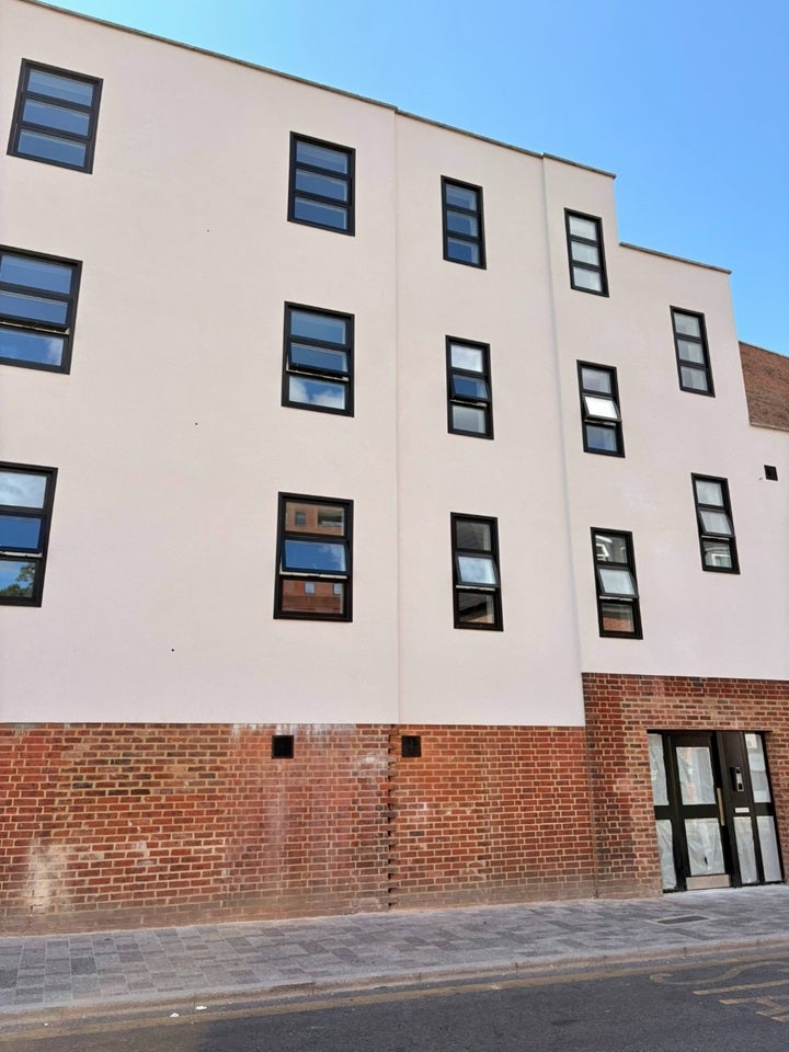 Flat Palmerston Road in Greater London