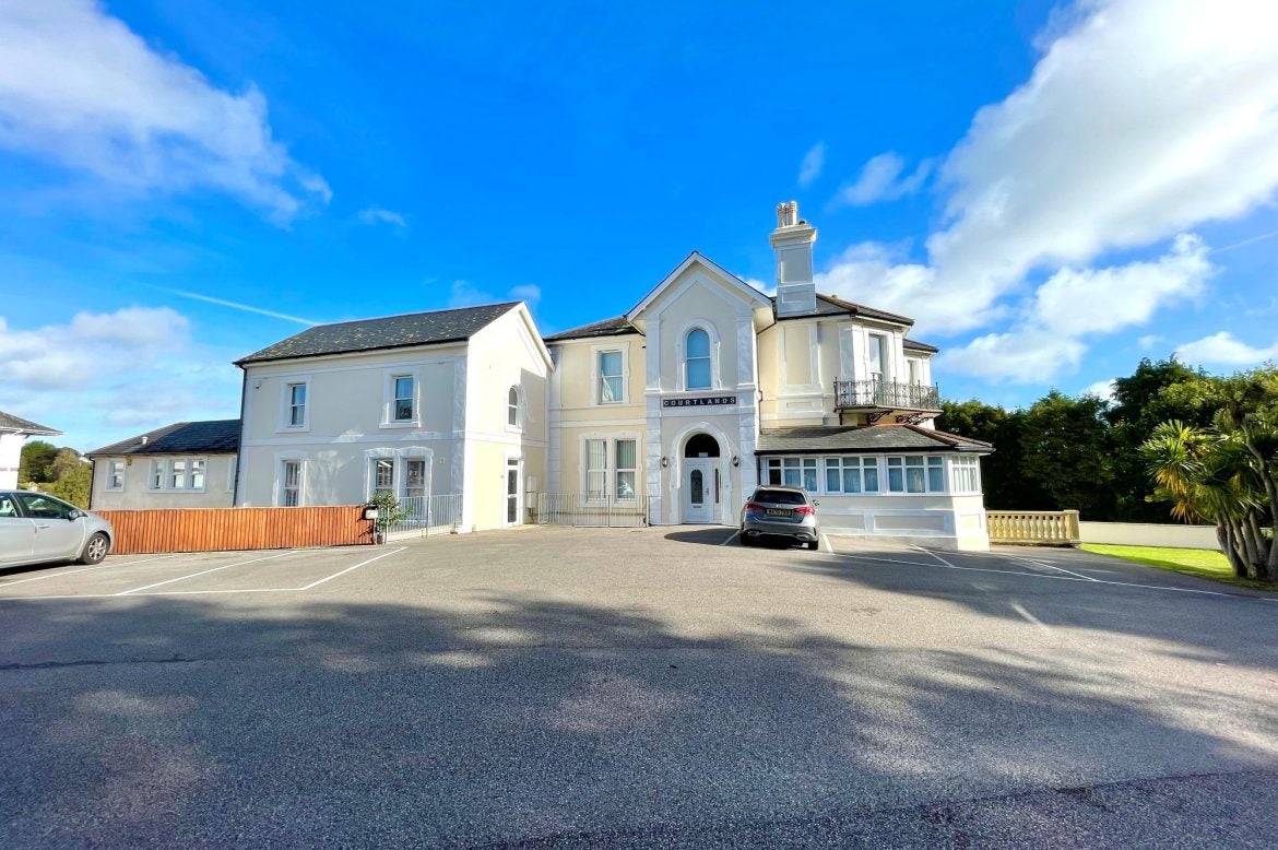 Flat Rawlyn Road in Paignton