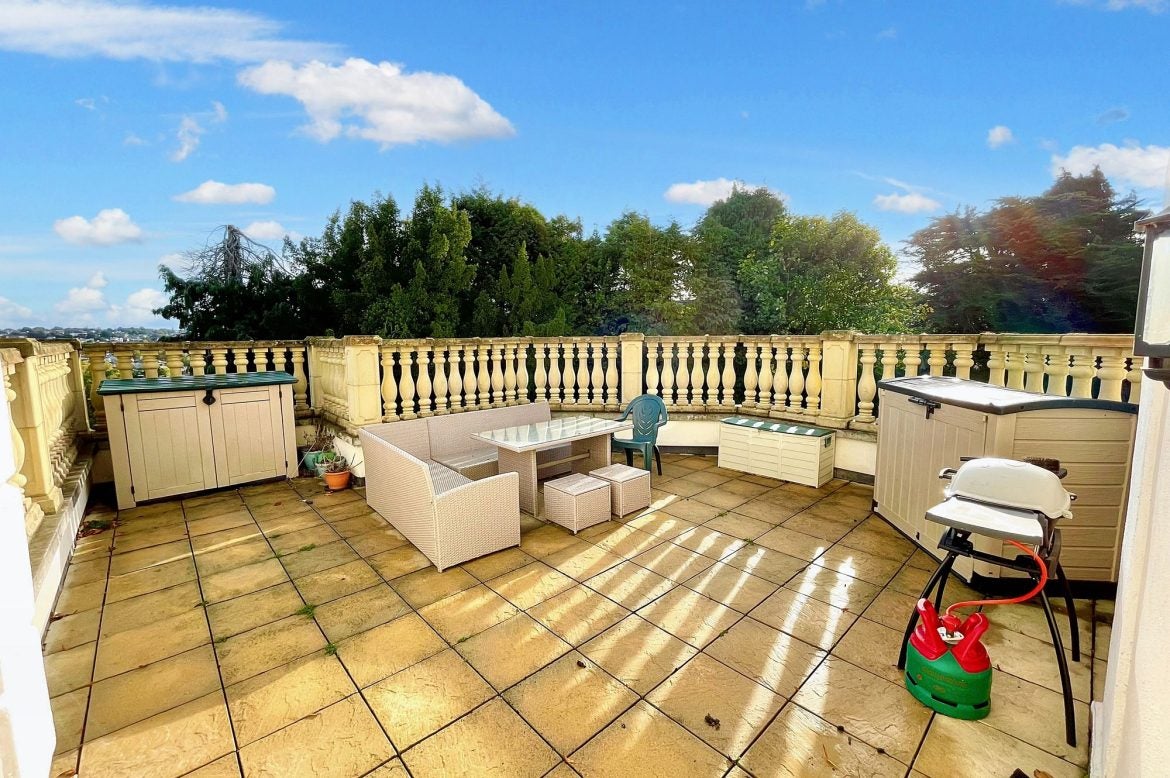 Flat Rawlyn Road in Paignton