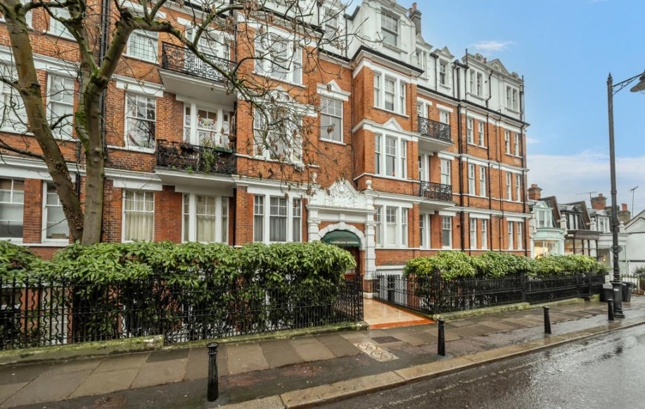 Flat Richmond Hill in Greater London
