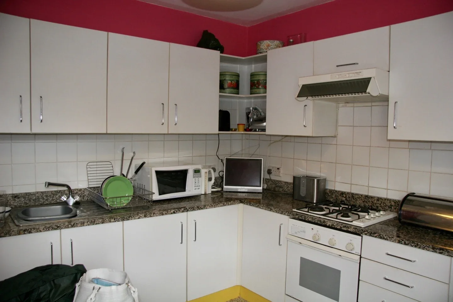 Room Mount Ephraim Road in Greater London