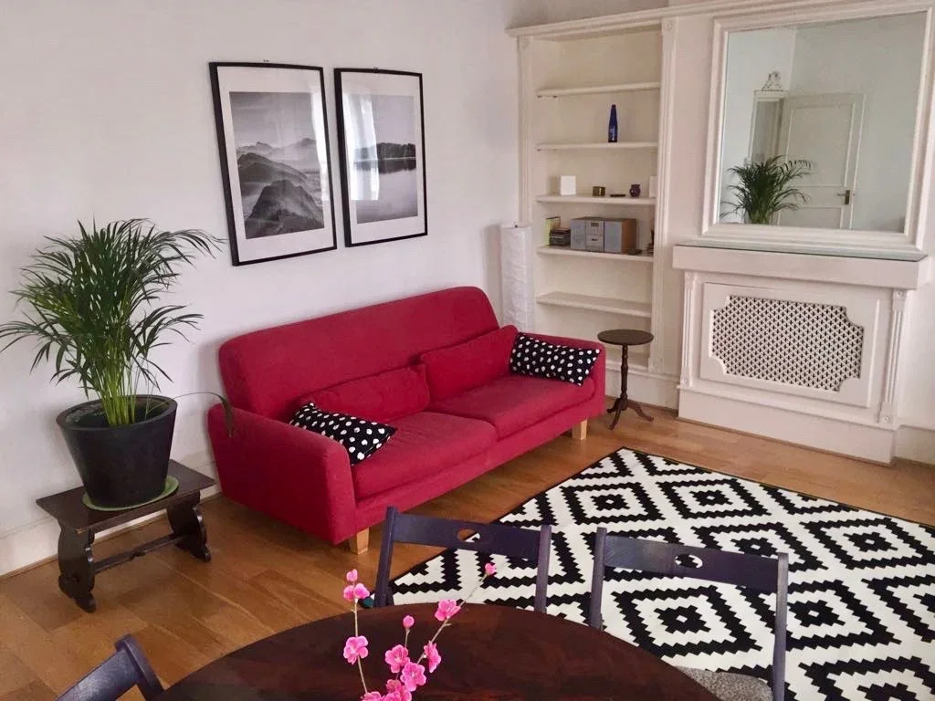 Room Mount Ephraim Road in Greater London
