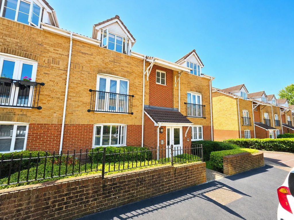 Flat Clarence Road in Bristol