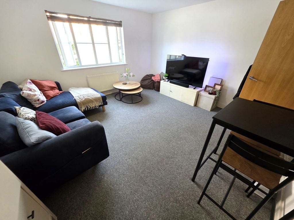 Flat Clarence Road in Bristol