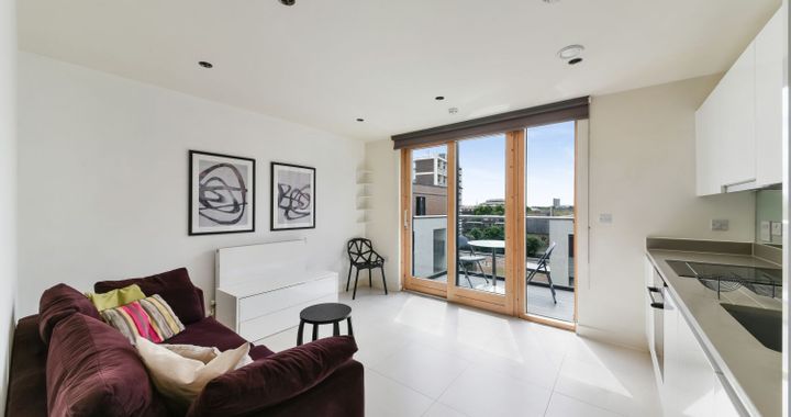Flat Wellington Terrace in Greater London
