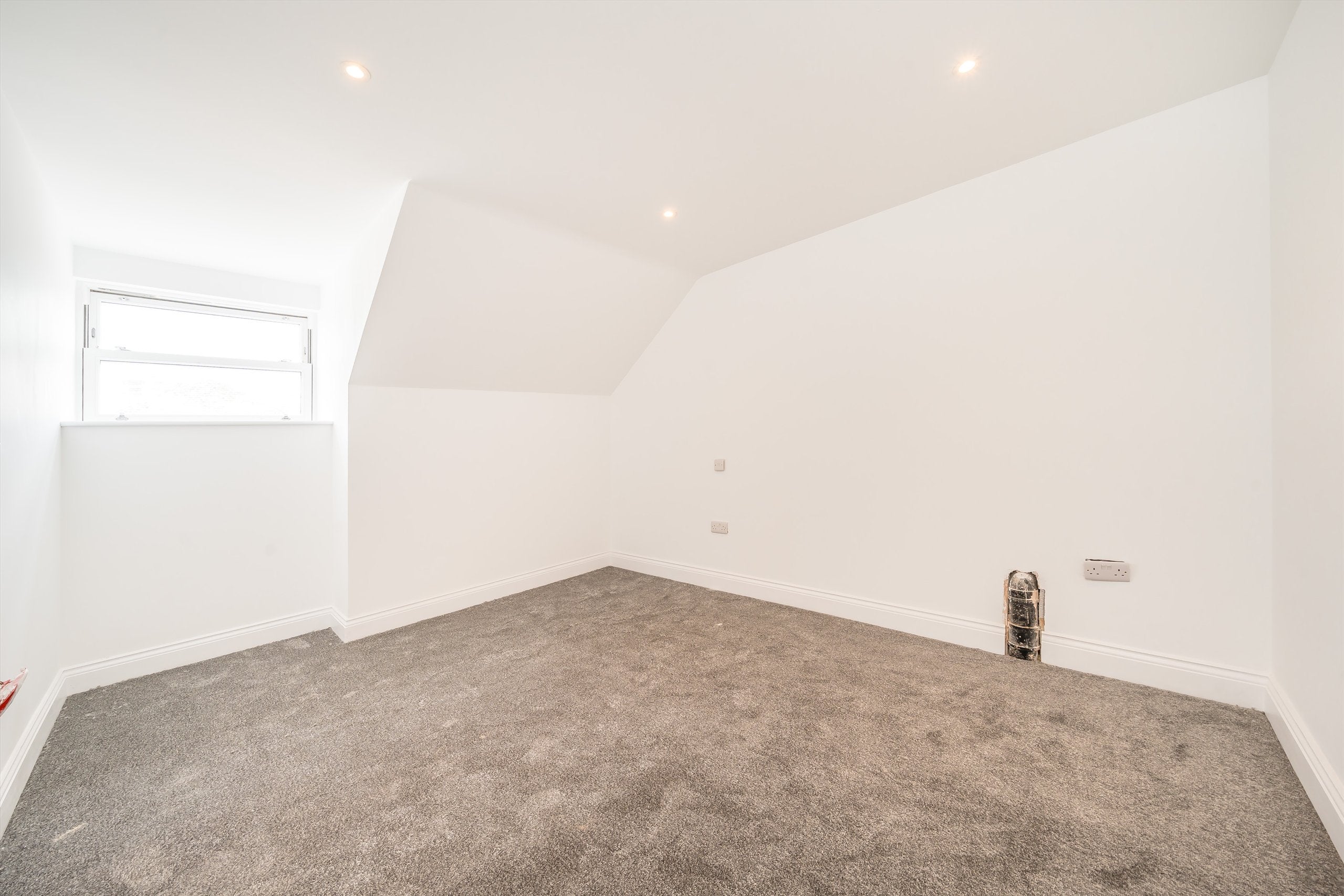 Flat Avoca Road in Greater London