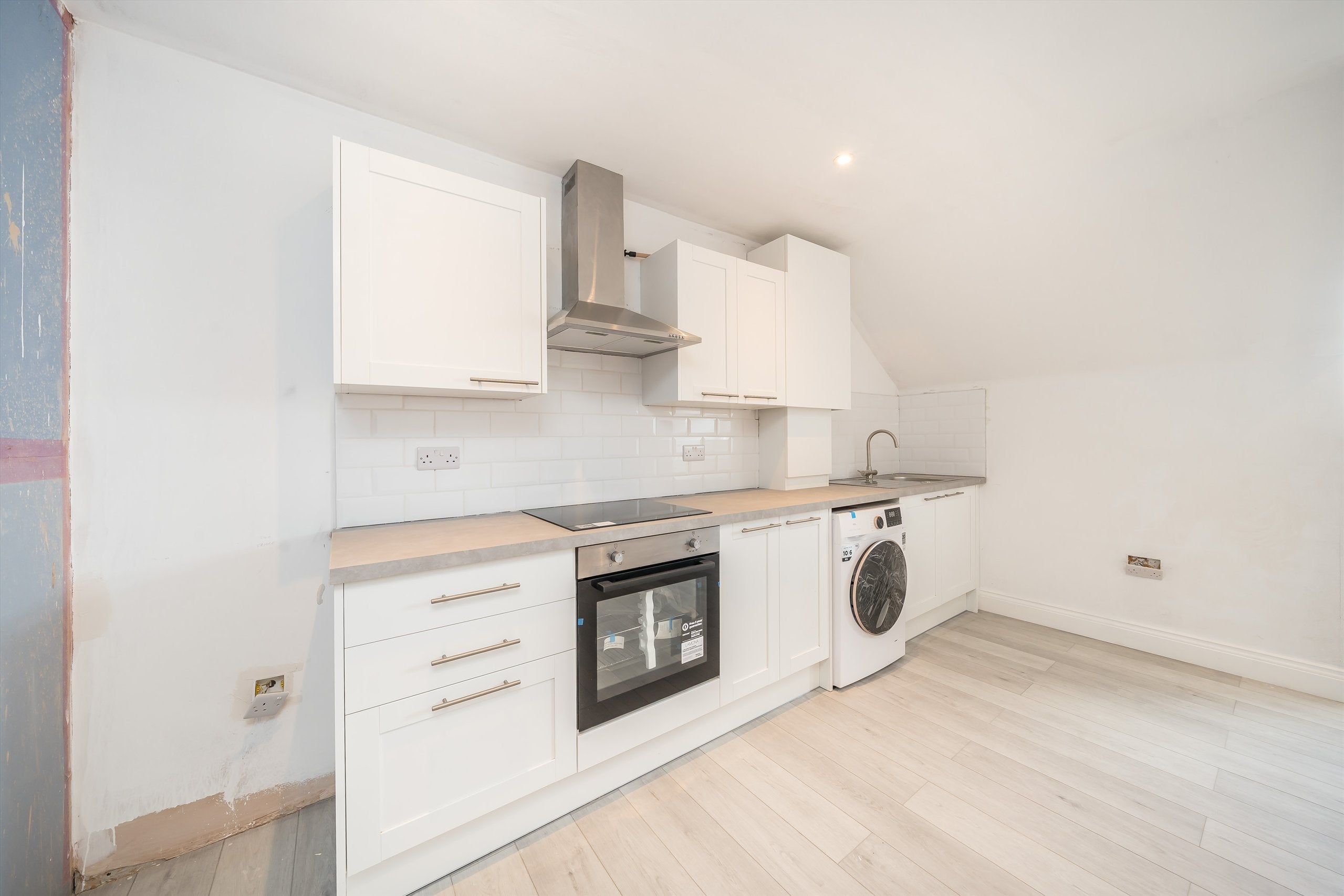 Flat Avoca Road in Greater London