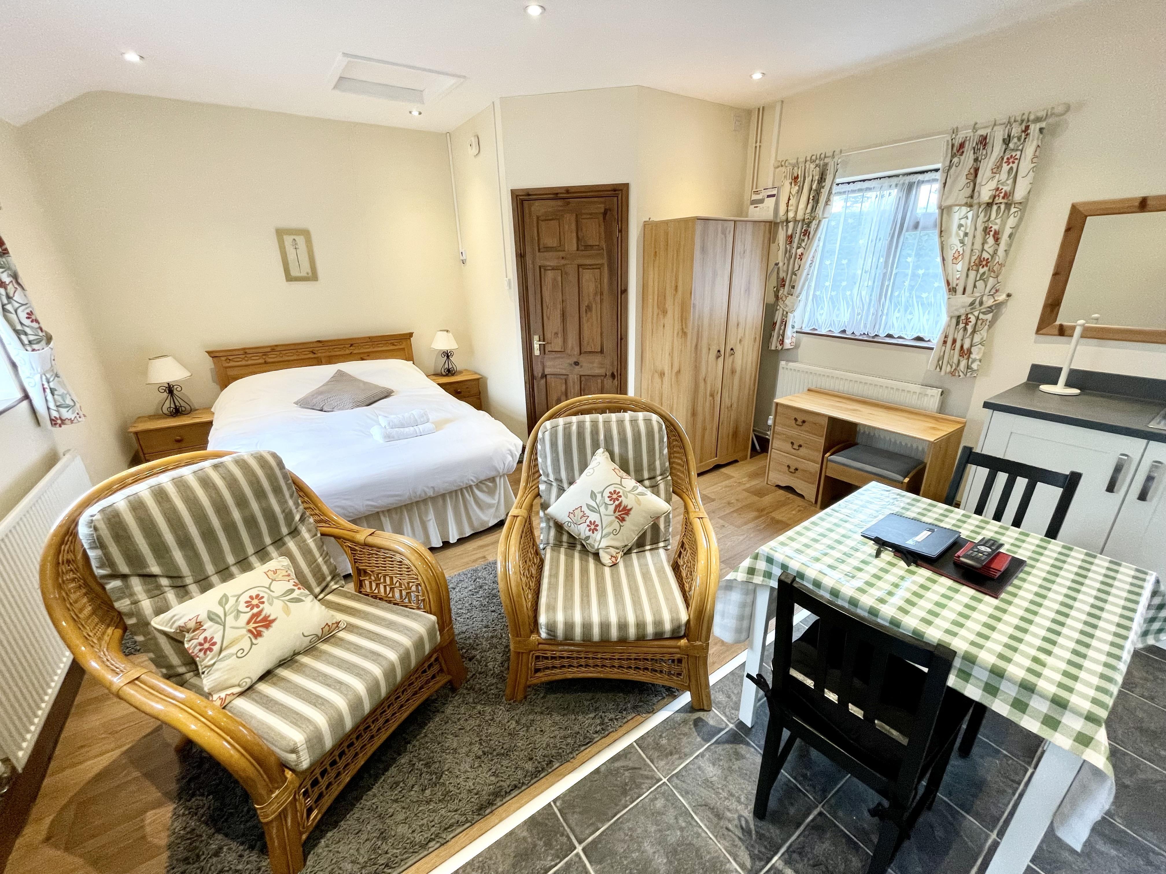 Flat Cadeby Lane in Hinckley and Bosworth