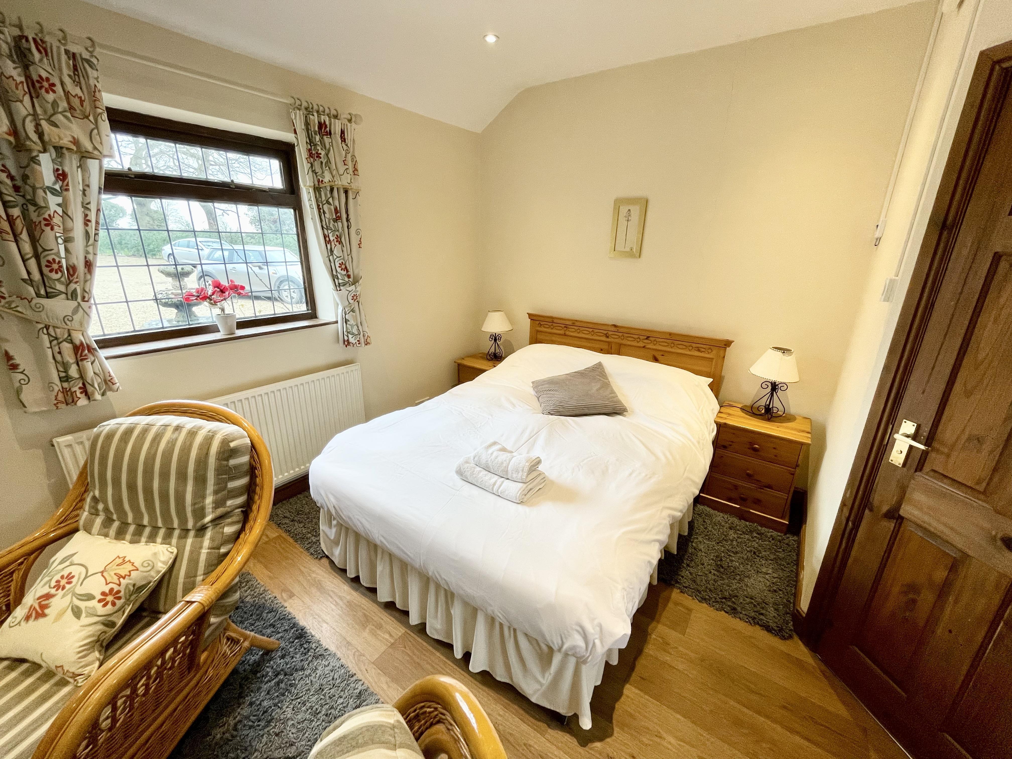 Flat Cadeby Lane in Hinckley and Bosworth