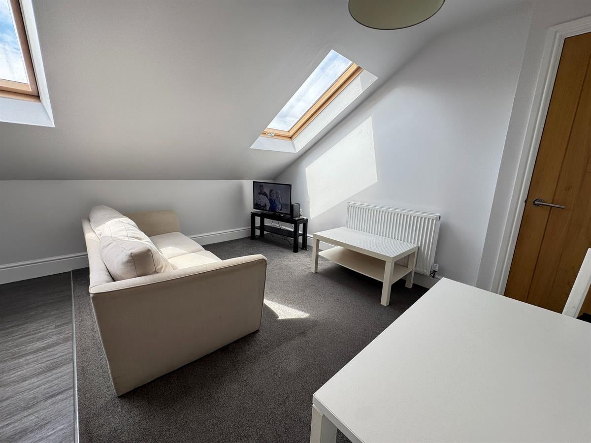 Room Millicent Road in Nottingham