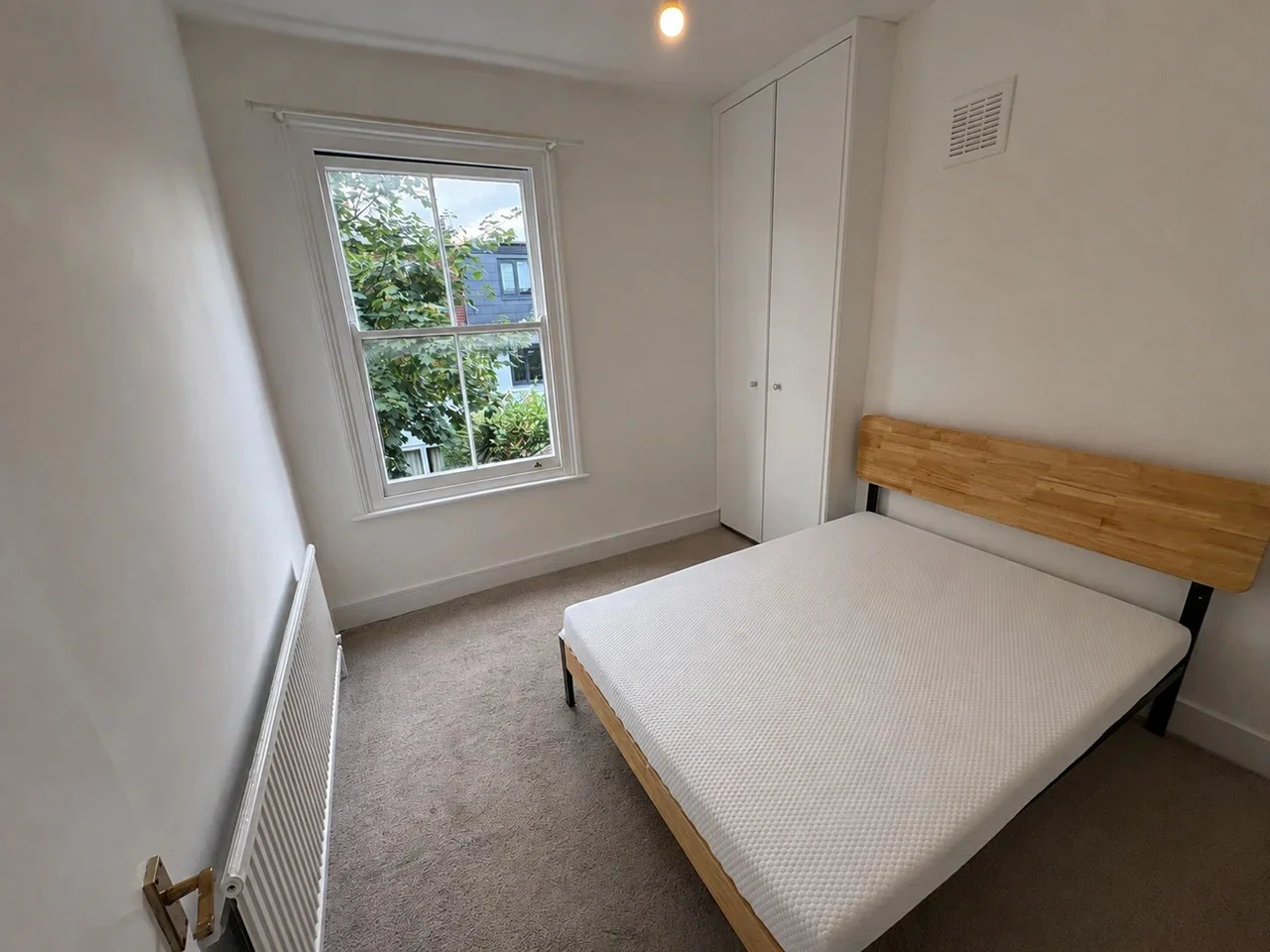 Flat Brailsford Road in Greater London
