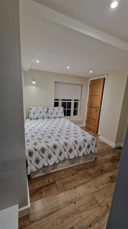 Room Christchurch Way in Greater London