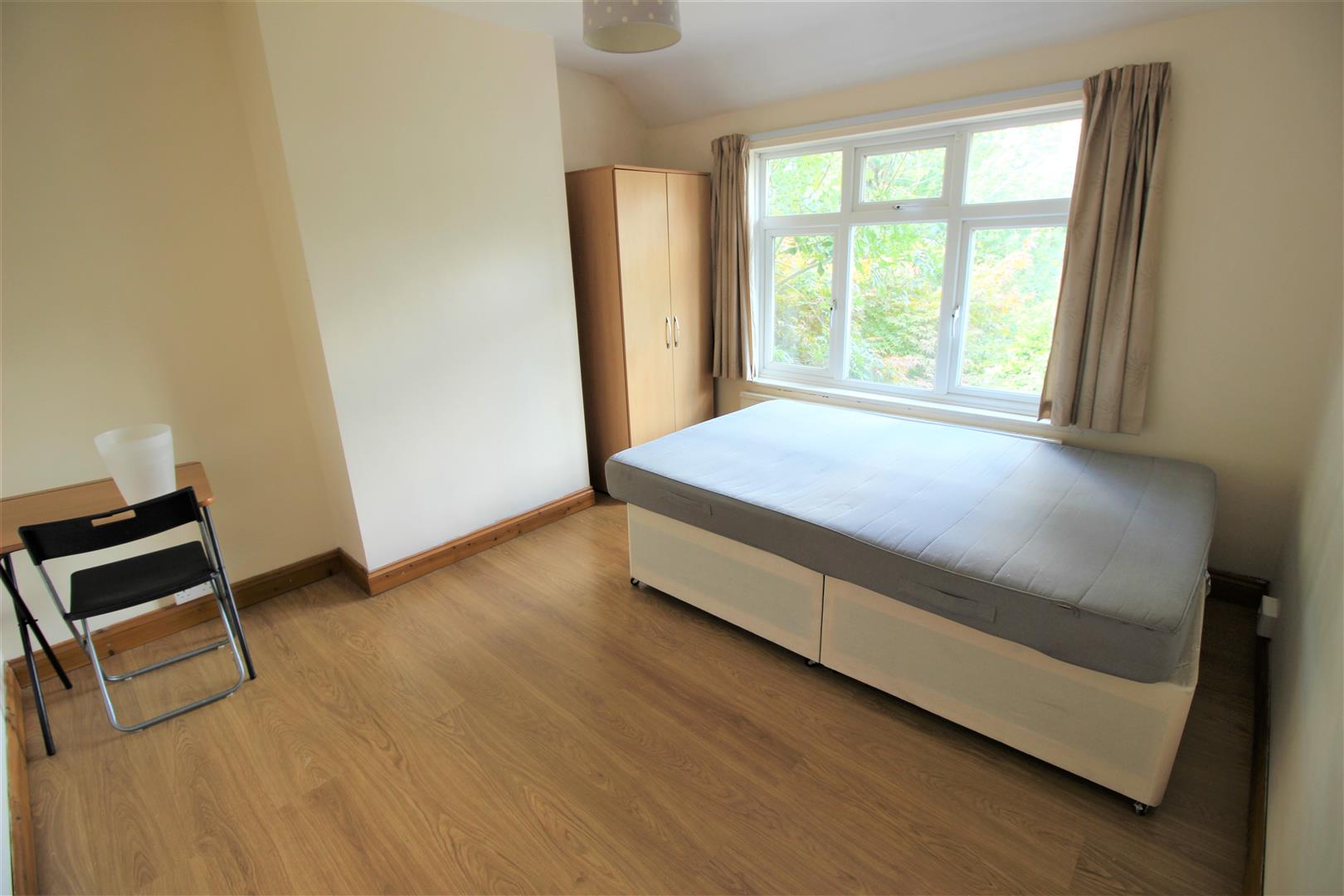 Room The Greenway in Greater London