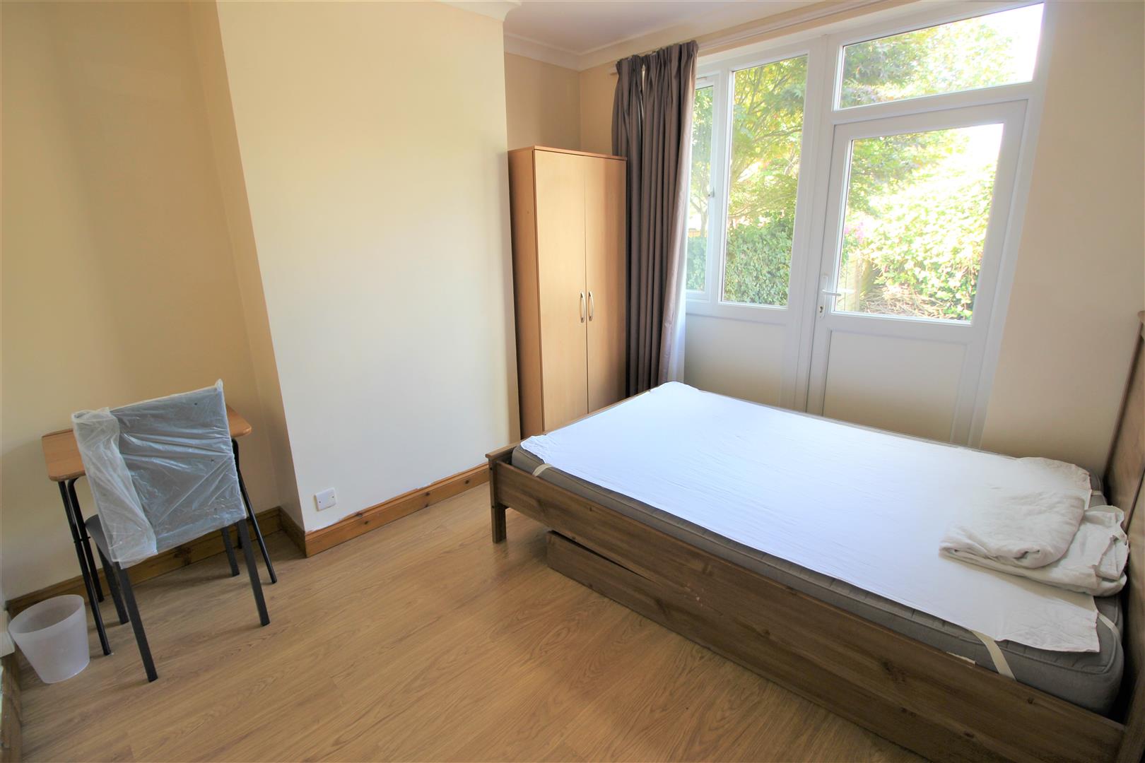 Room The Greenway in Greater London