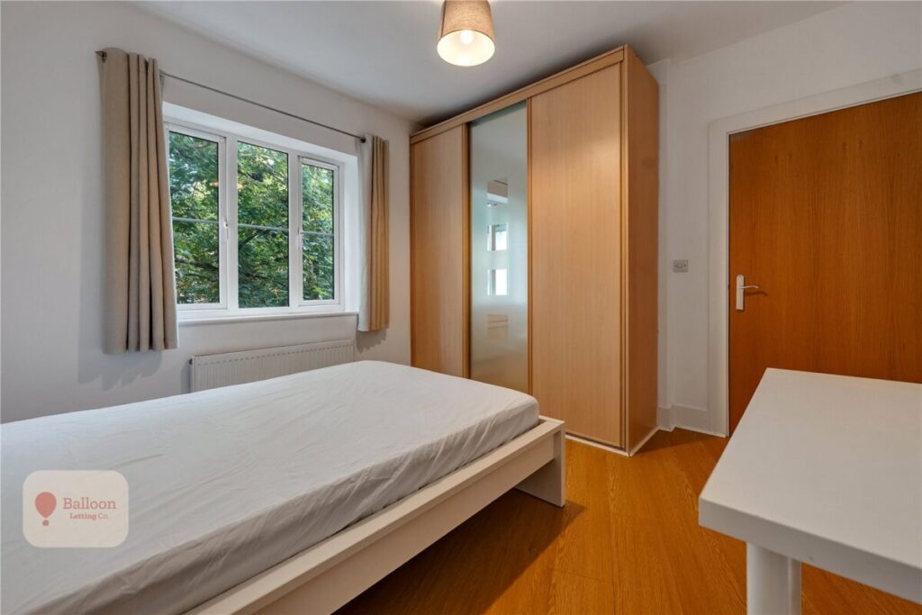 Flat Jekyll Close in Stoke Gifford