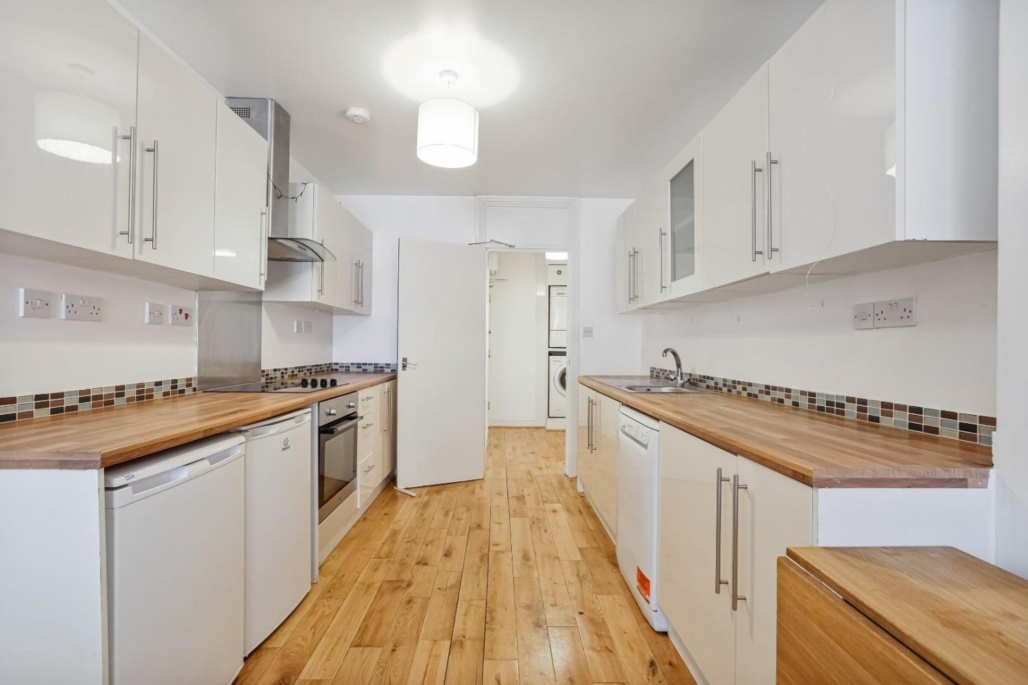 Flat Manor Mount in Greater London