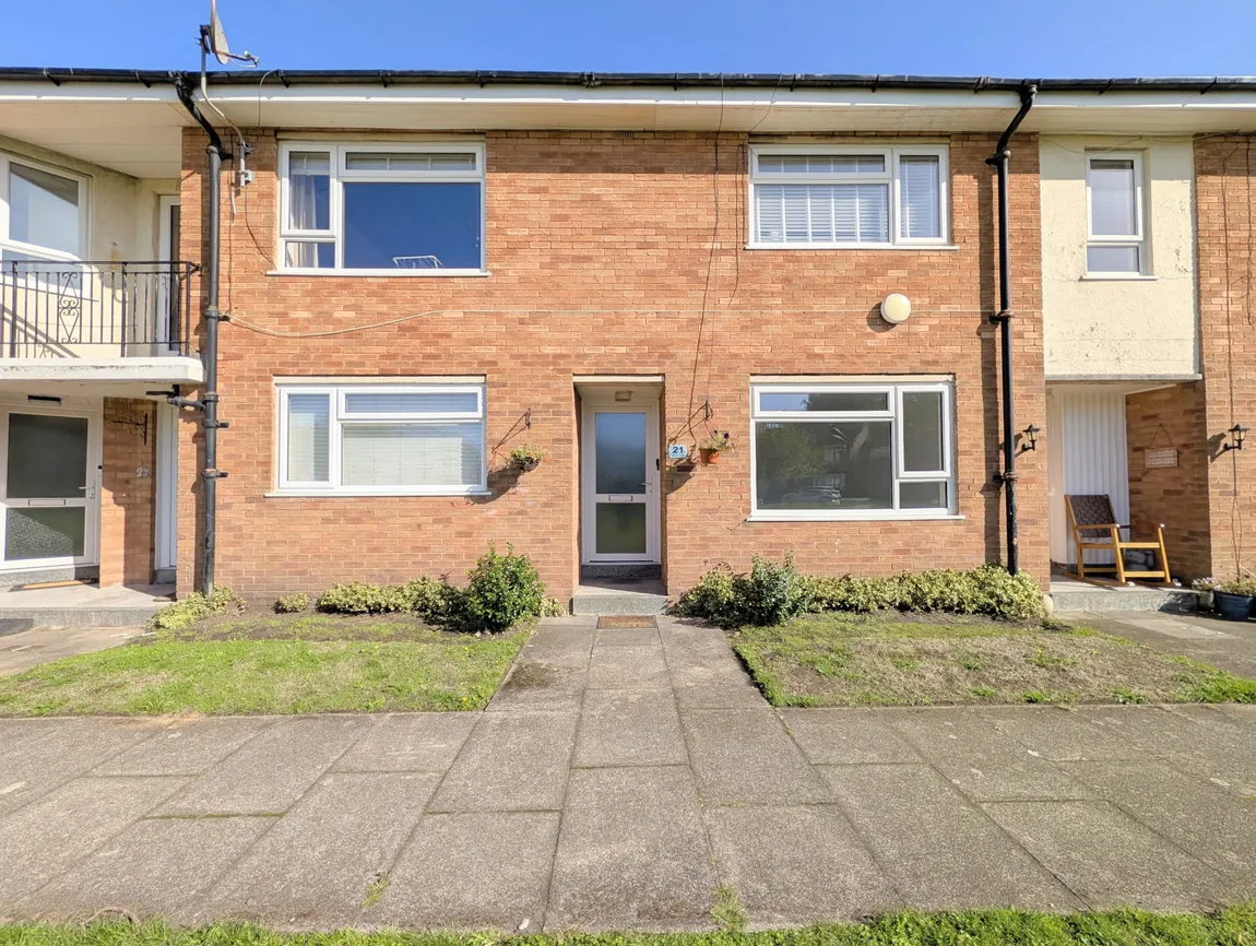 Flat Westcliffe Road in Southport