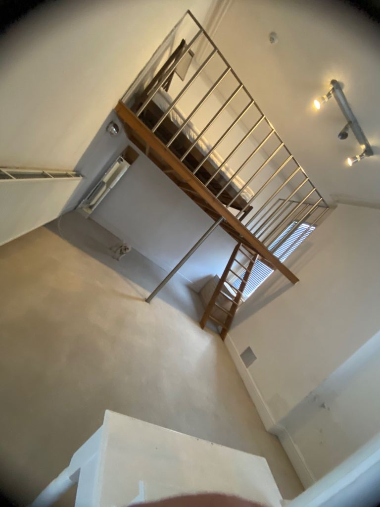 Flat Carrington Court in Nottingham