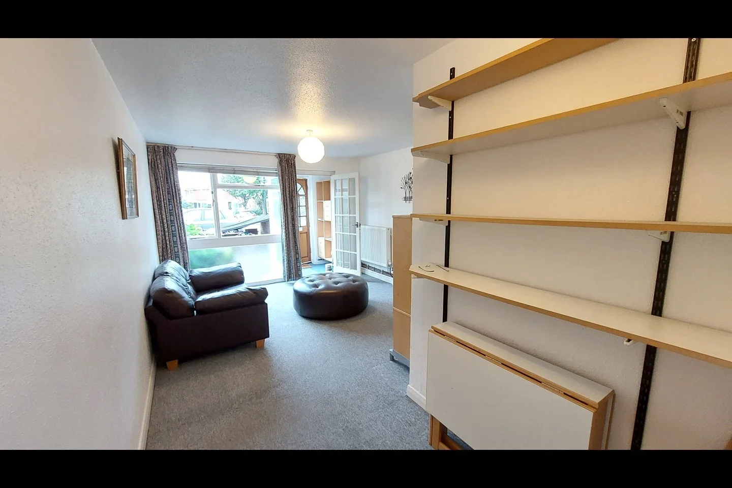 Flat Rectory Grove in Greater London