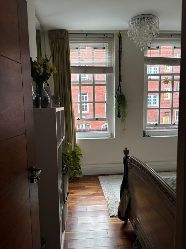 Room Erasmus Street in City of Westminster