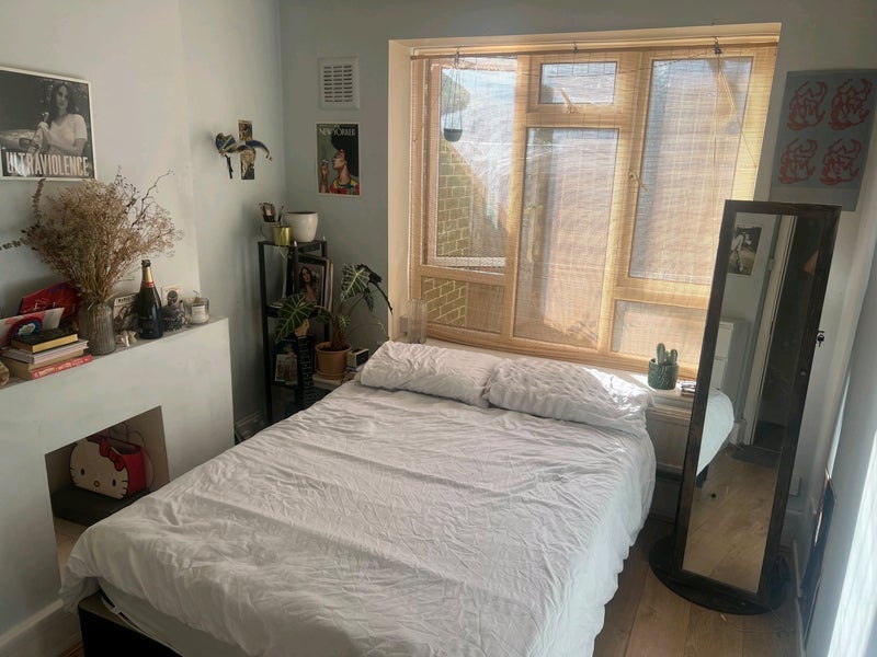 Room Murdock Close in Greater London