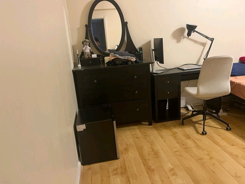 Room Murdock Close in Greater London