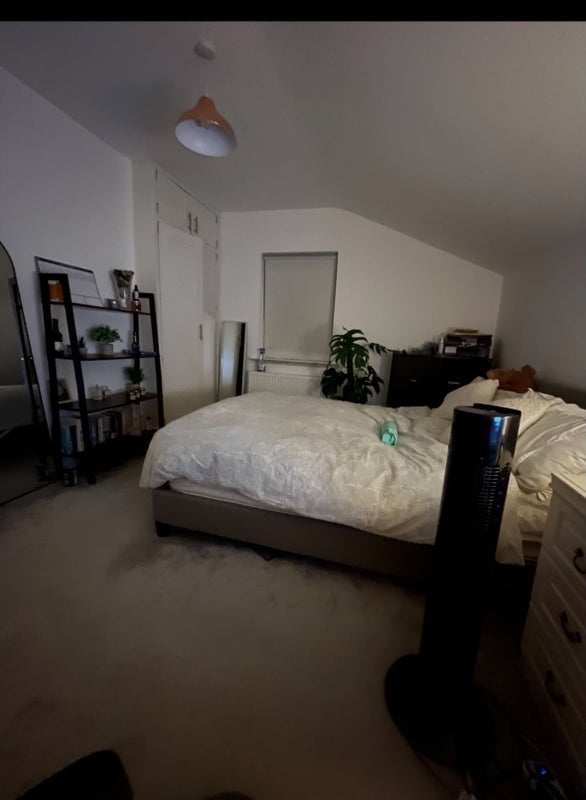 Room Coverton Road in Greater London