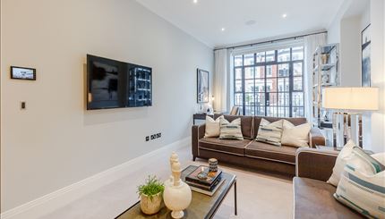 Flat Rainville Road in Greater London