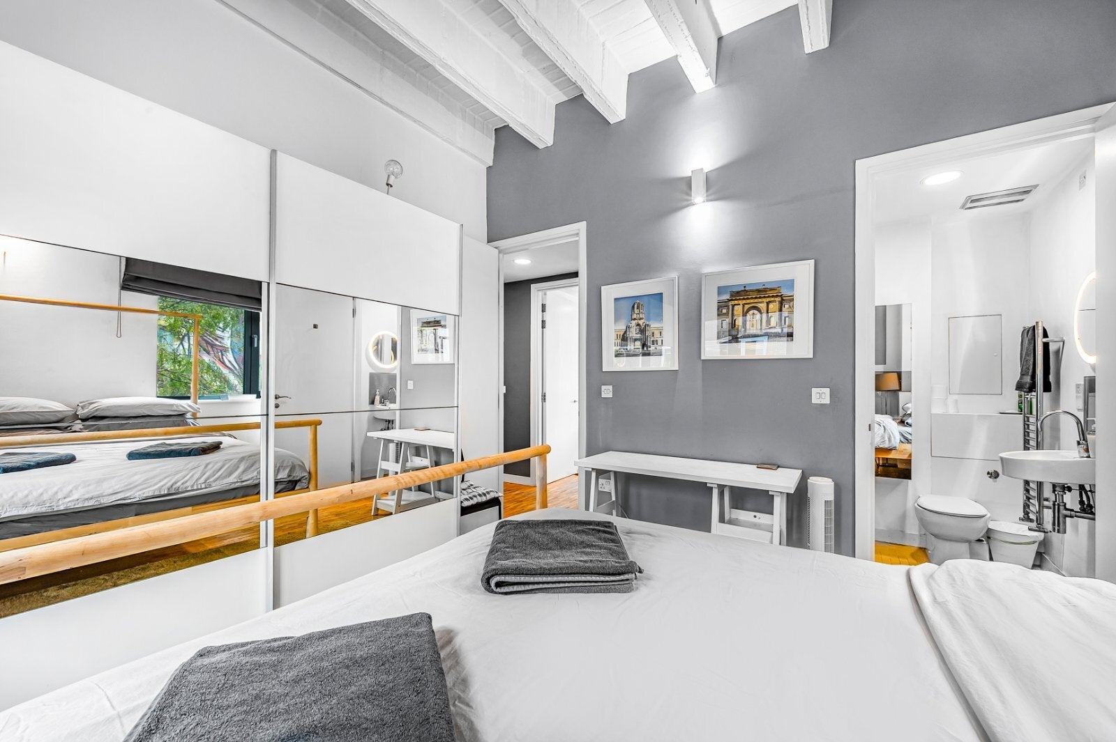 Flat Leather Lane in Greater London