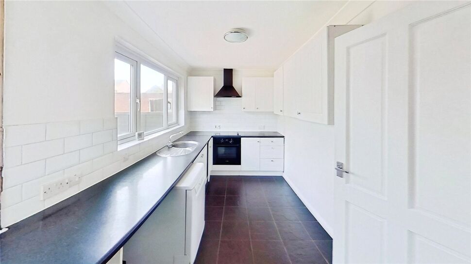 House Crossland Drive in Havant