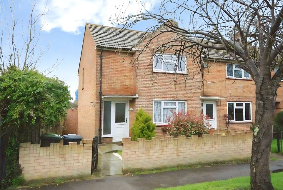 House Crossland Drive in Havant