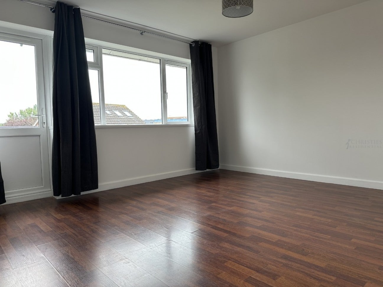 Flat Ruxley Lane in Epsom and Ewell