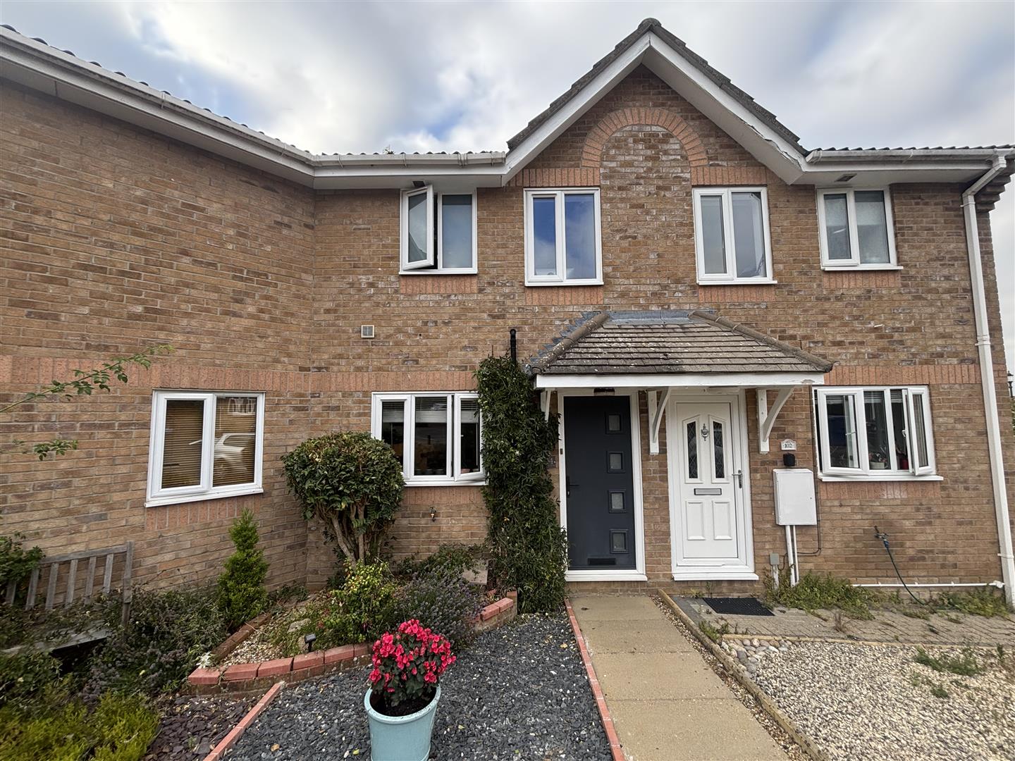 House Haselmere Close in West Suffolk