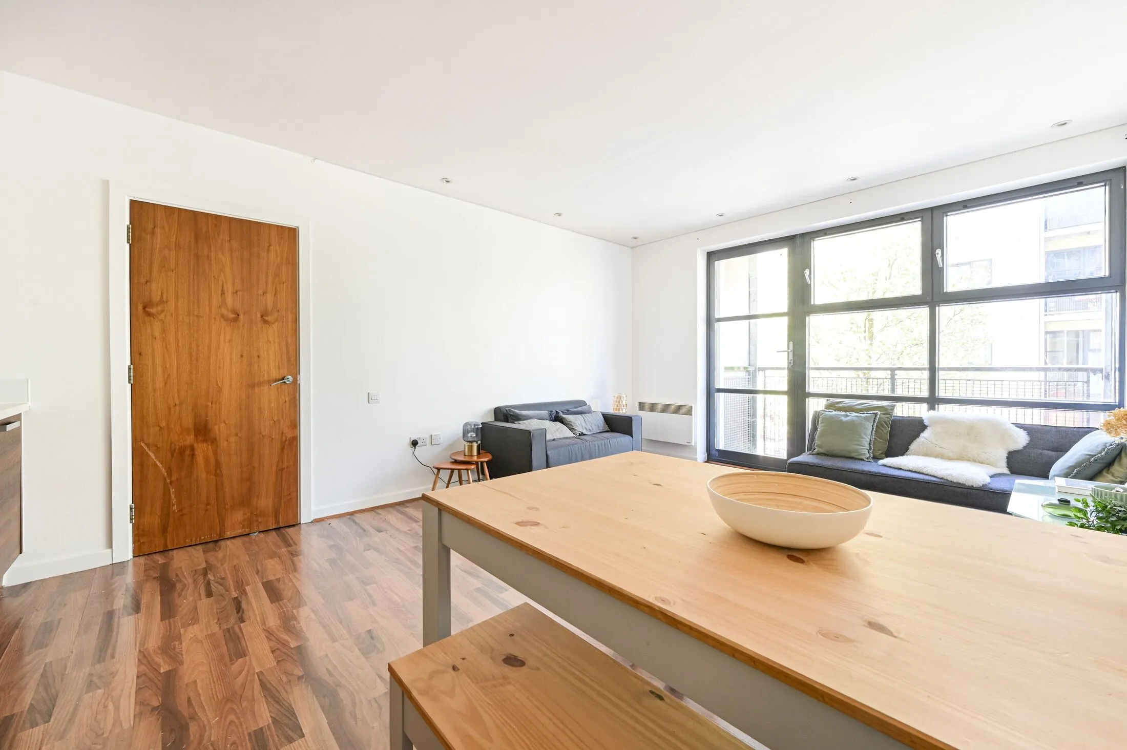 Flat Copenhagen Place in Greater London