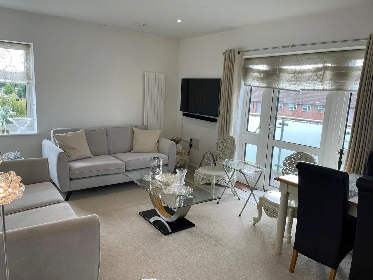 Flat Cranford Lane in Greater London