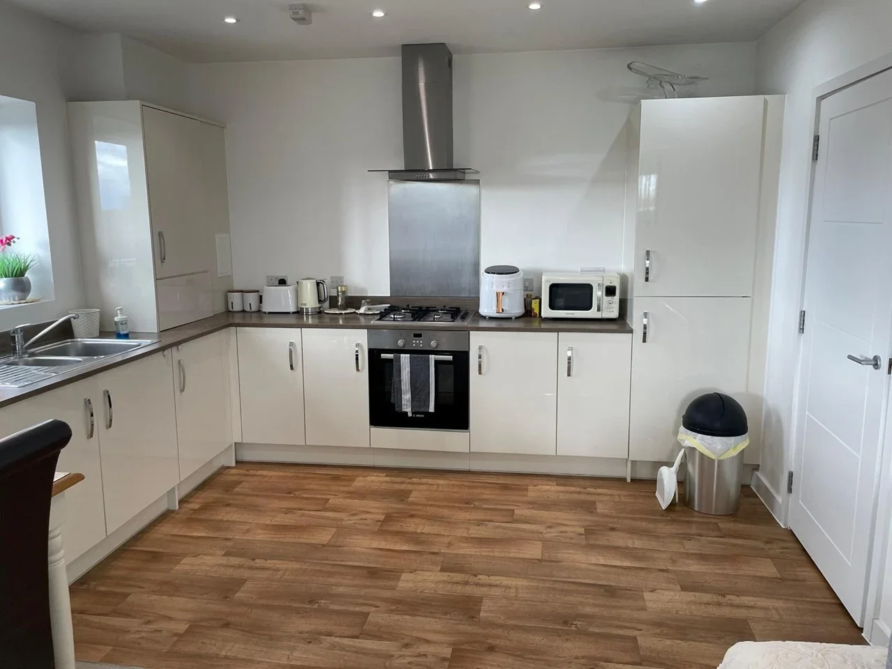 Flat Cranford Lane in Greater London