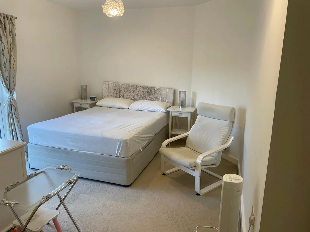 Flat Cranford Lane in Greater London