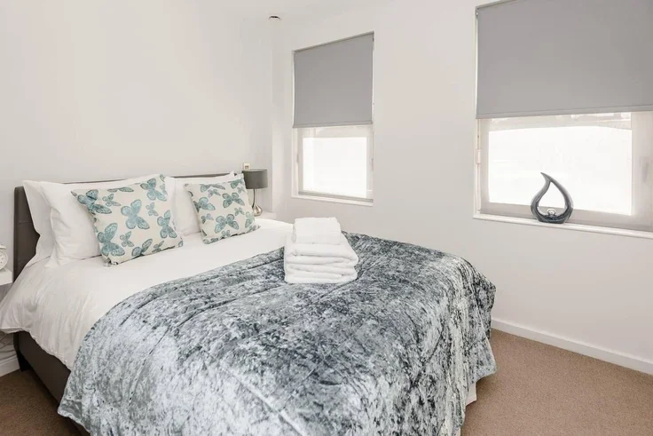 Flat Sheen Road in Greater London