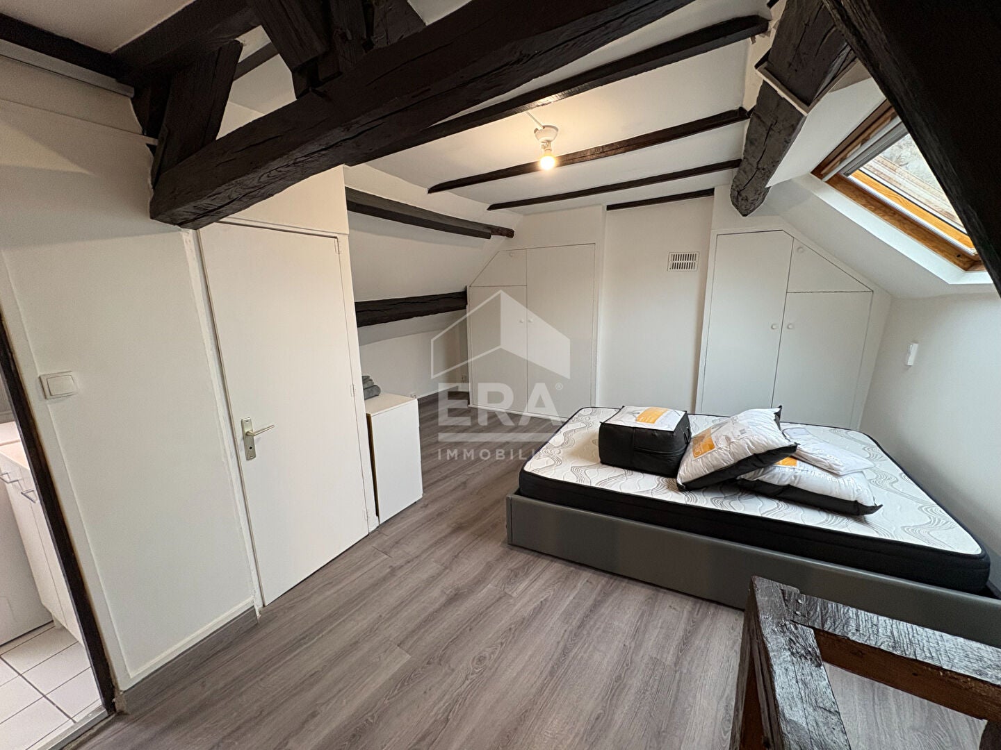 Flat Rue de l'Asile in Villeneuve-la-Guyard