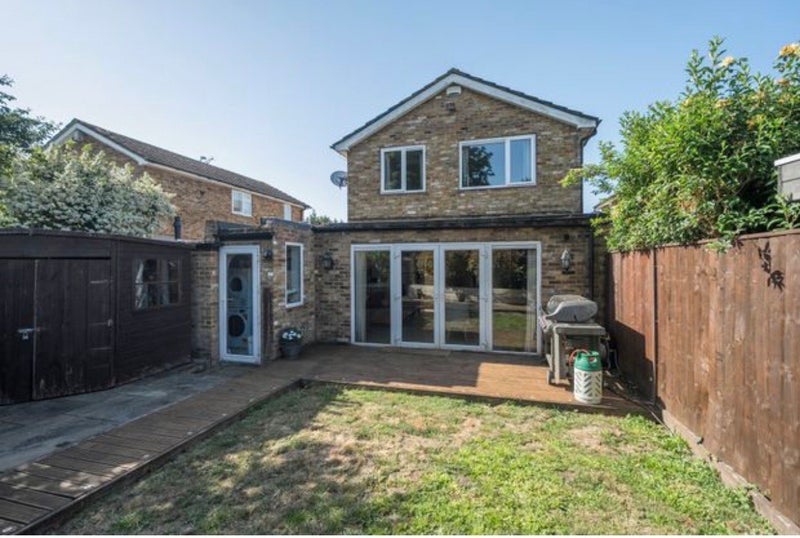 Room Rectory Close in Farnham Royal