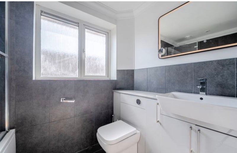 Room Rectory Close in Farnham Royal